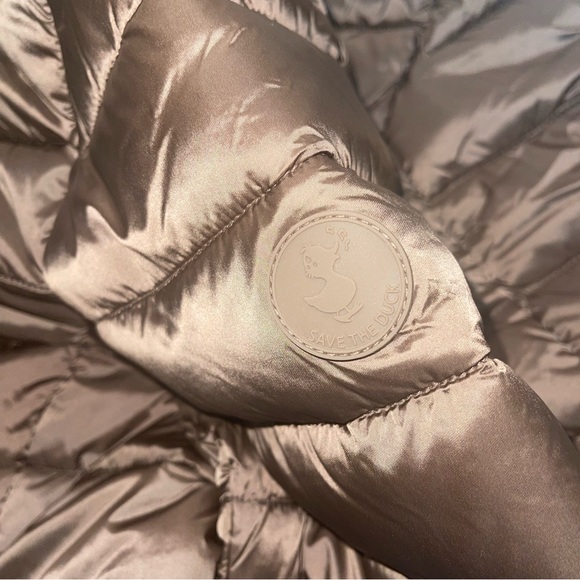 Save The Duck Alexis Water-Resistant Hooded Puffer Jacket - Duplicate - Picture 7 of 16